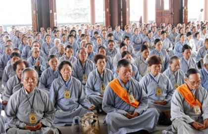 Người tu bát quan trai giới - Hòa thượng Thích Tuệ Sỹ